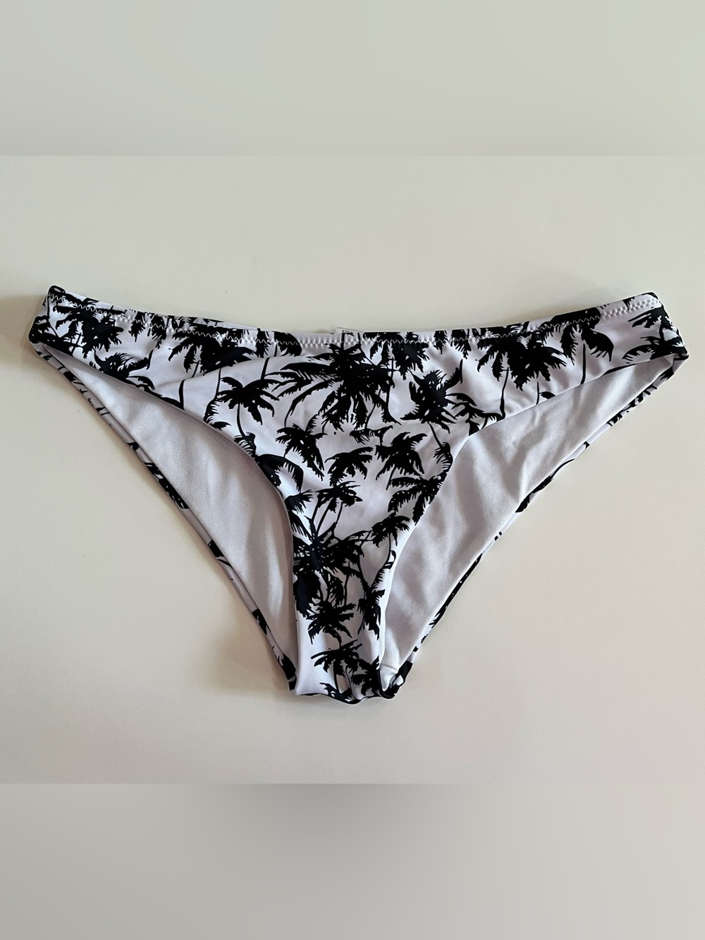 Shekini Black & White Palm Print Bikini Bottom, size medium